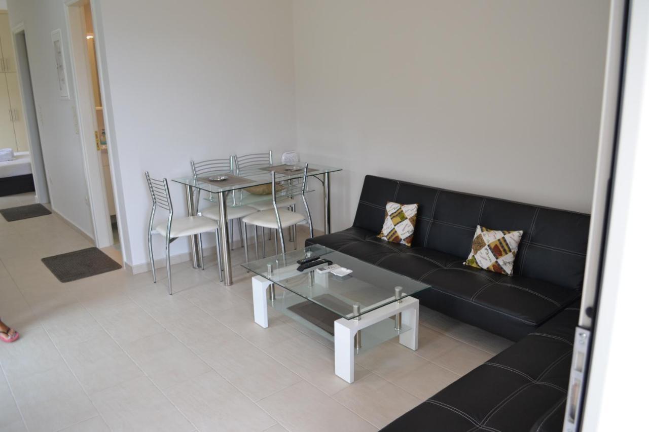 Av Apartment Áyios Nikítas Esterno foto
