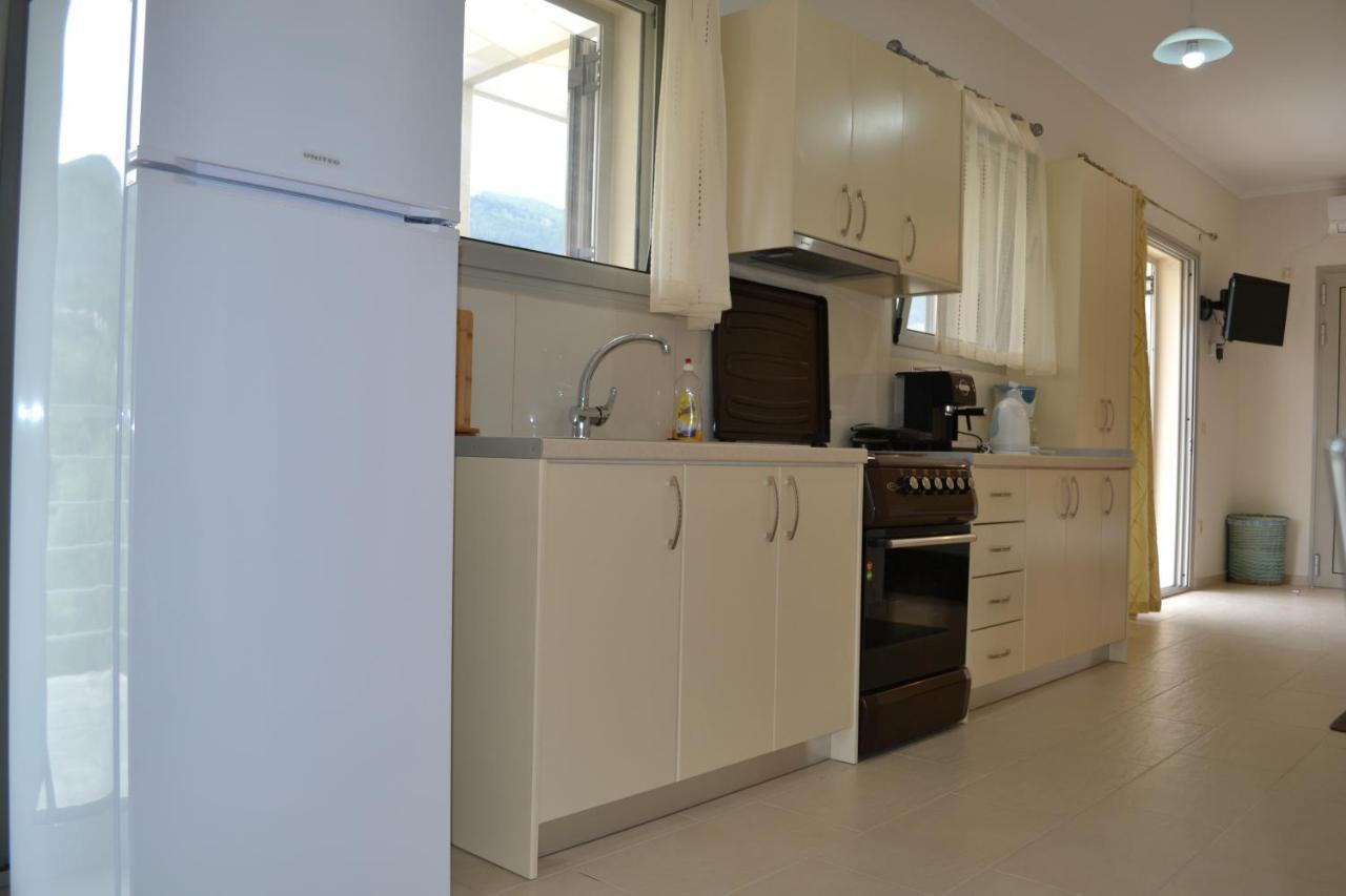 Av Apartment Áyios Nikítas Esterno foto